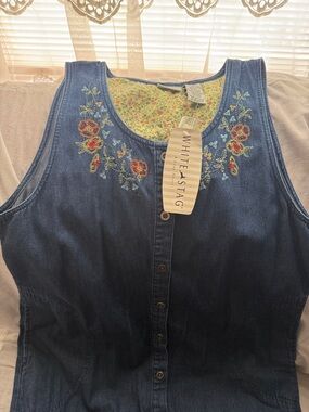 White Stag Blue Denim Button-Front Jumper with Floral Embroidery. Size L 12-14